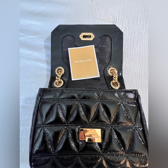 Michael Kors - vivianne small quilted patent leather shoulder flap bag - Picture 3 of 5